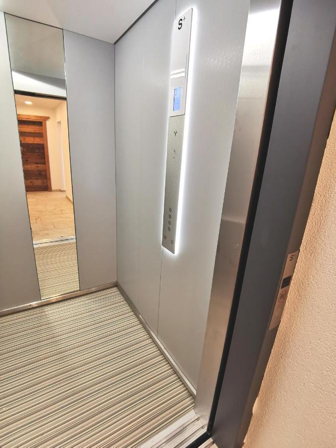 Schickster Sky Lodge ロイタシュ エクステリア 写真