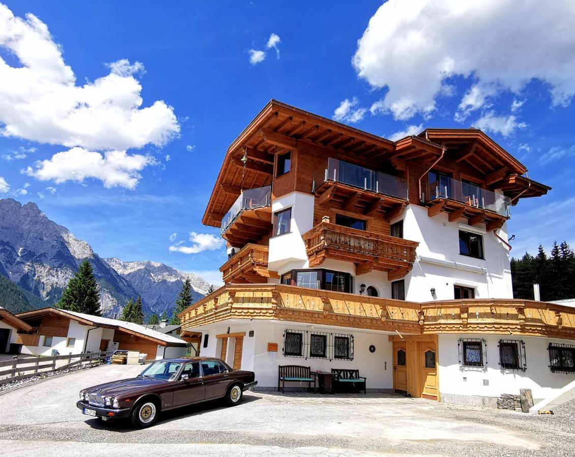 Schickster Sky Lodge ロイタシュ エクステリア 写真