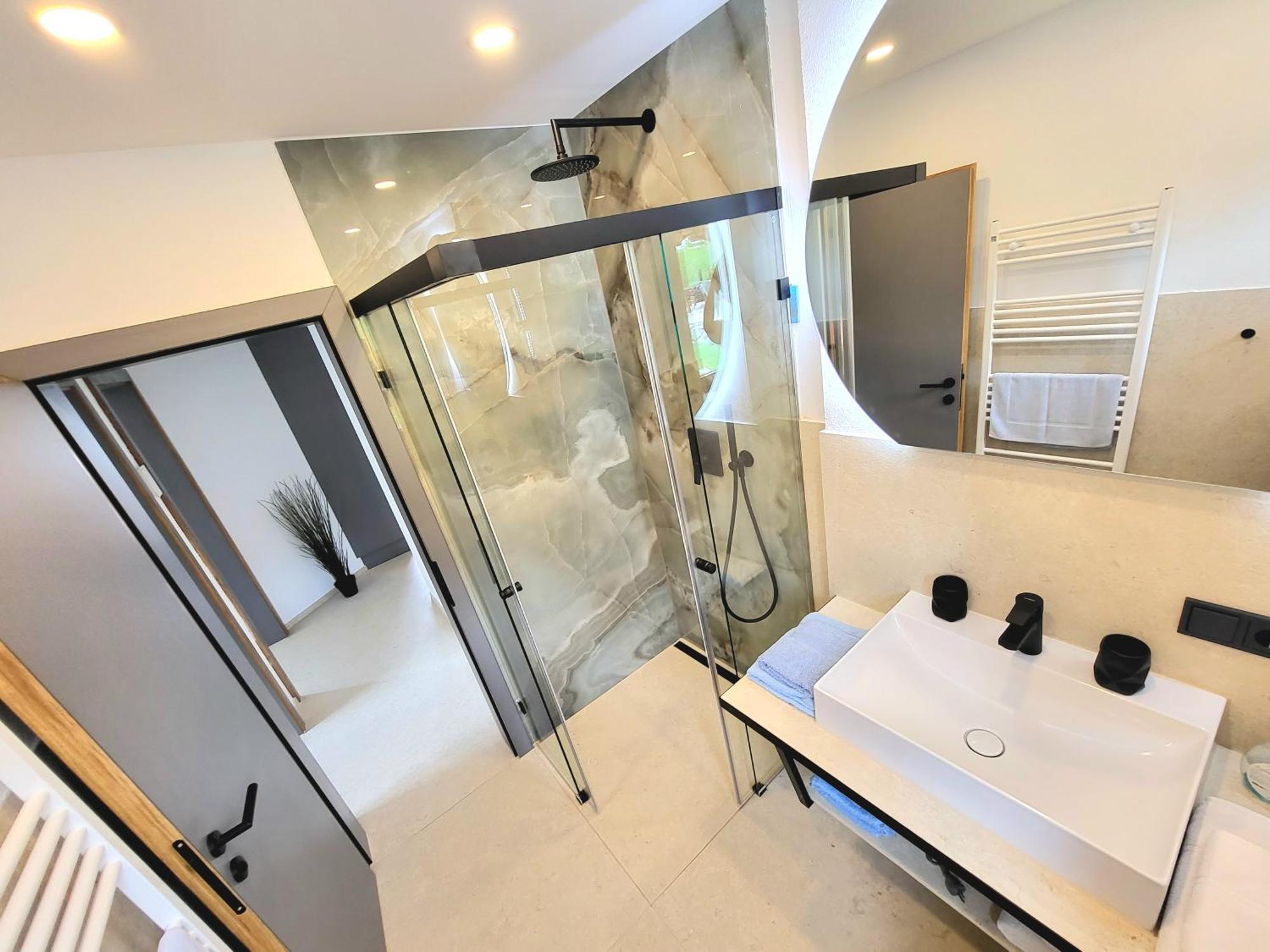 Schickster Sky Lodge ロイタシュ エクステリア 写真