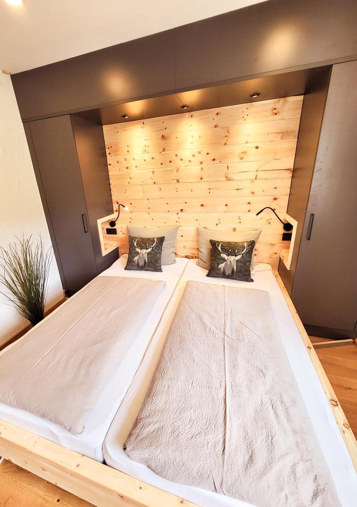 Schickster Sky Lodge ロイタシュ エクステリア 写真