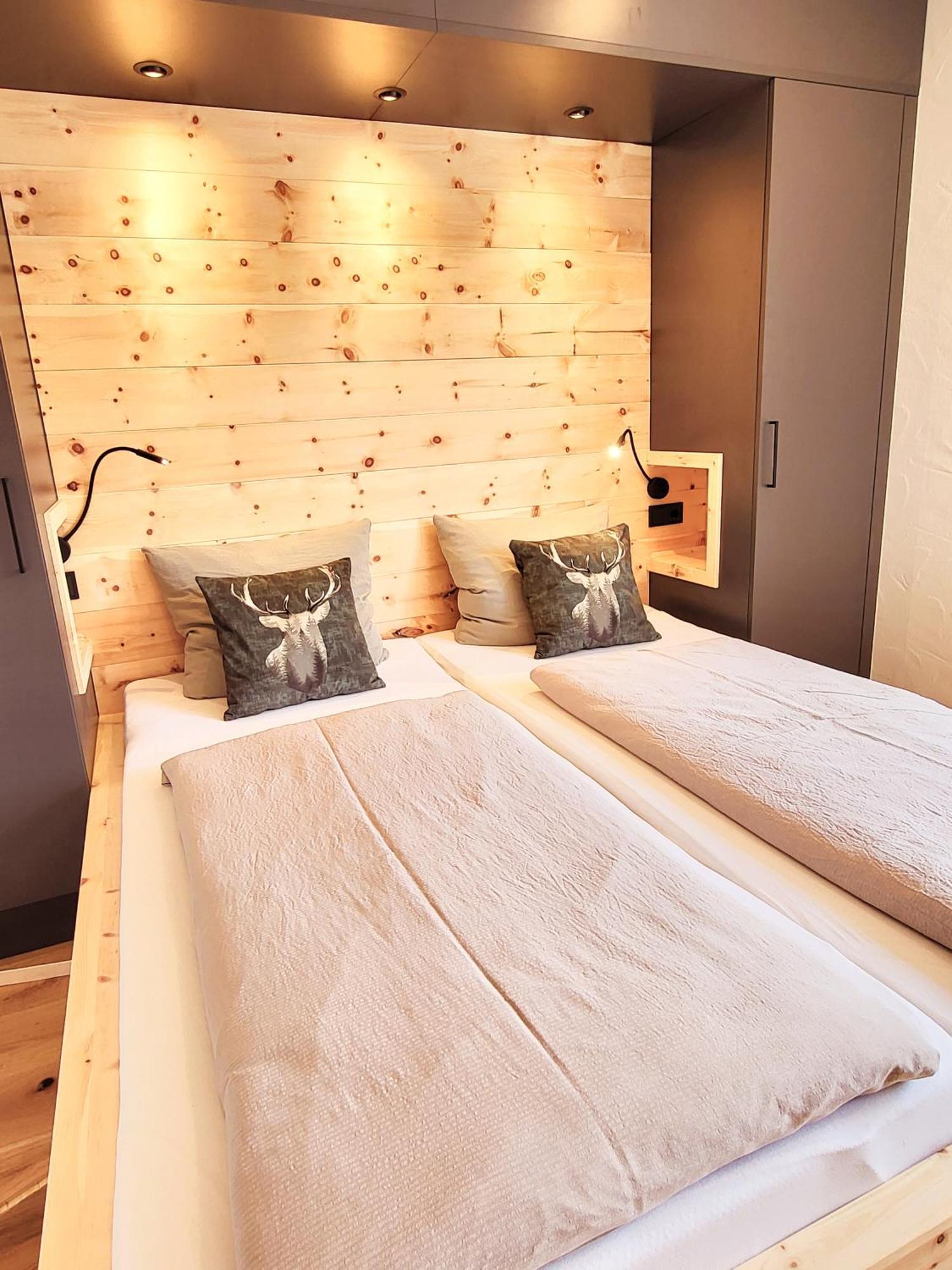 Schickster Sky Lodge ロイタシュ エクステリア 写真