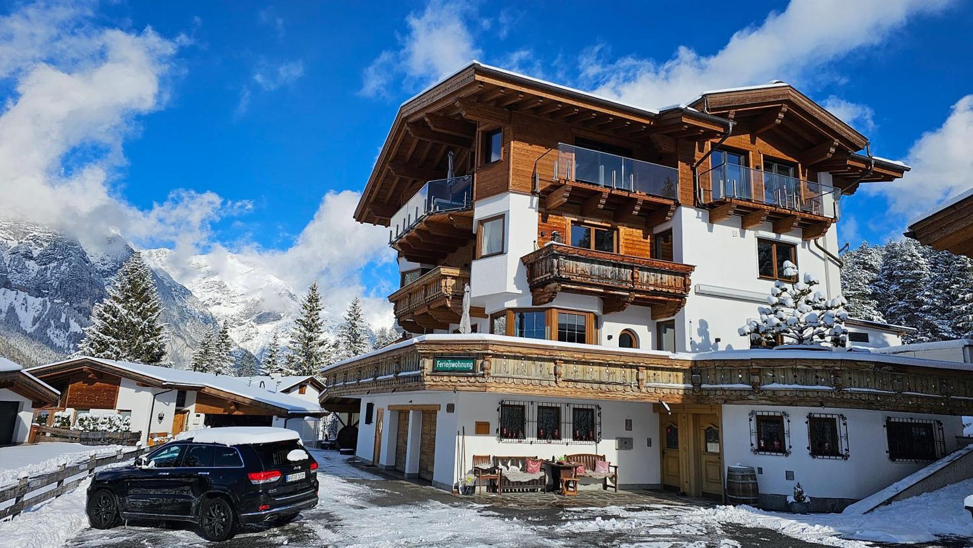 Schickster Sky Lodge ロイタシュ エクステリア 写真