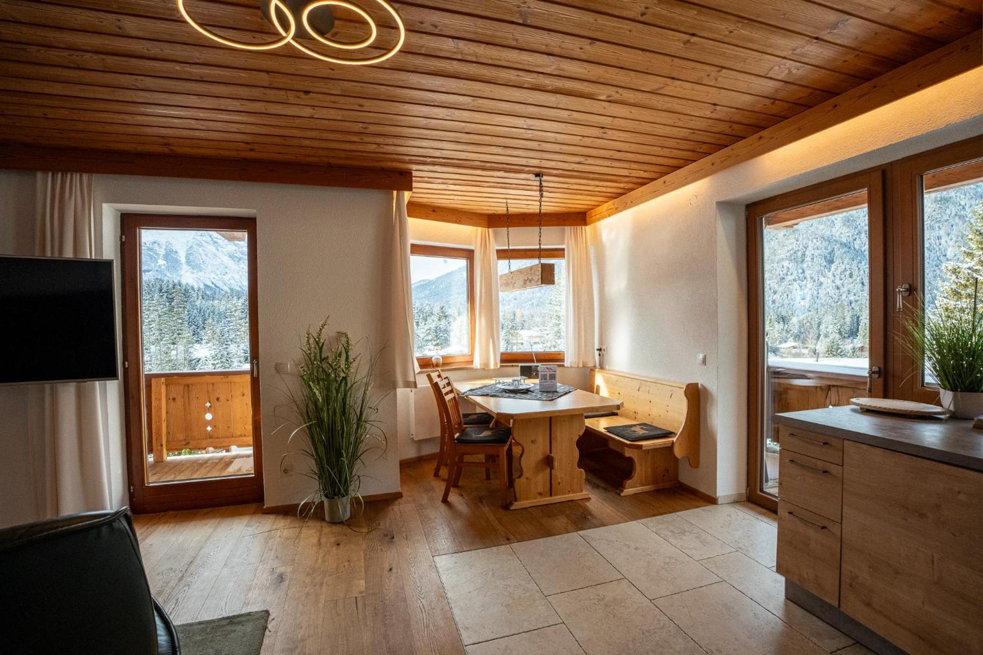 Schickster Sky Lodge ロイタシュ エクステリア 写真